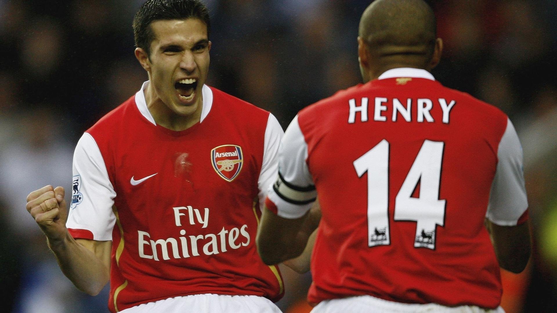 “泥浆飞扬：雨后泥地的疯狂追逐”，泥浆视频