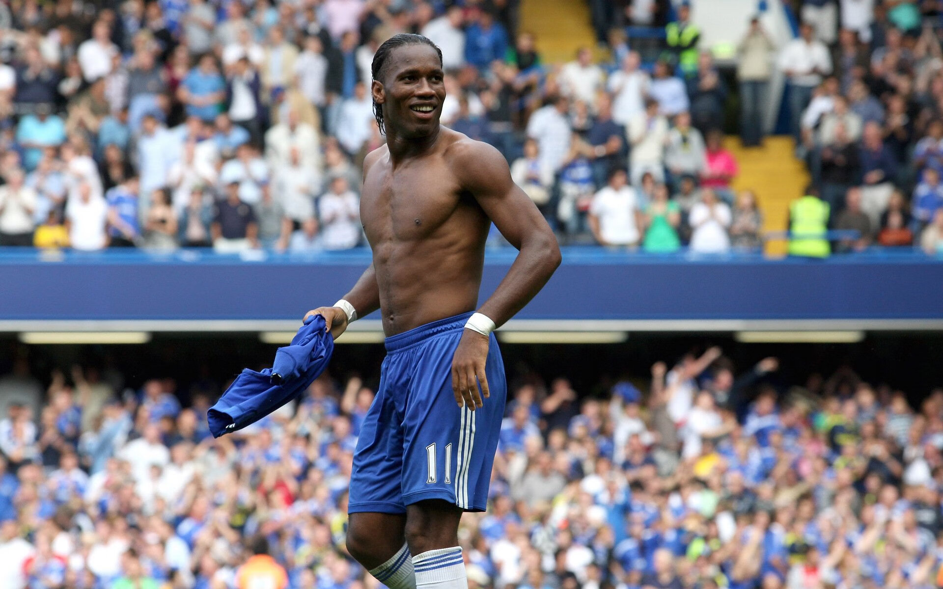 《电竞直播：多平台同步转播创新体验》，电竞带动直播